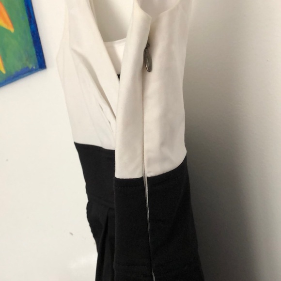EXPRESS Dress, black and white, size 4 - Picture 3 of 3
